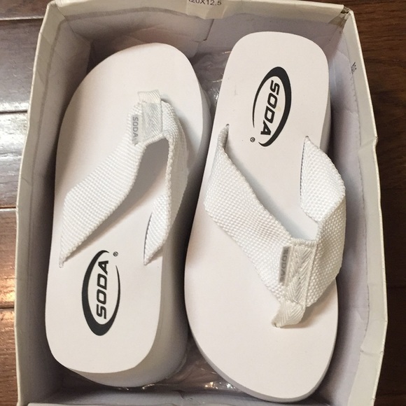 soda platform flip flops